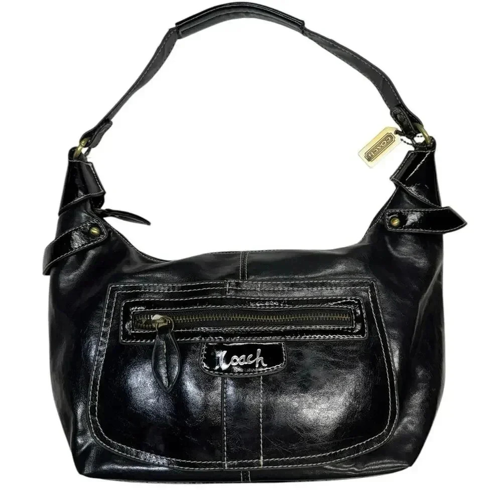 Rare Coach Patent leather crescent shaped retro should bag - Picture 3 of 16